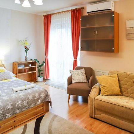 Dia Apartman 米什科尔茨 外观 照片